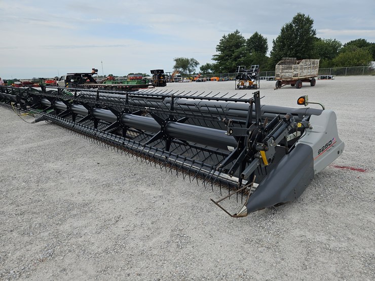 2012-agco-9250-image-14