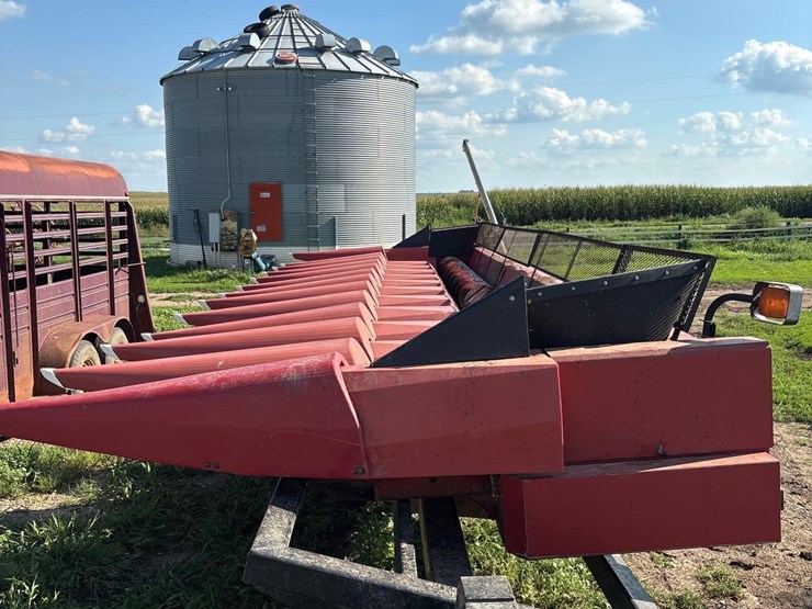 12-row-30”-corn-head-(-ih-1000-series-frame)-image-2