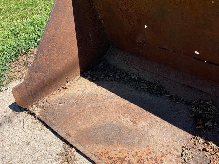 skidloader-56”-bucket-image-7