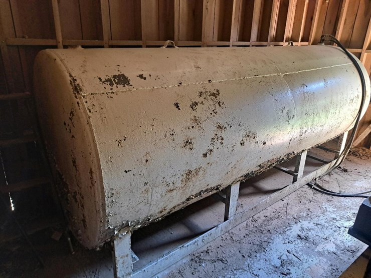 #125-•-1,000-gallon-fuel-tank*-image-1