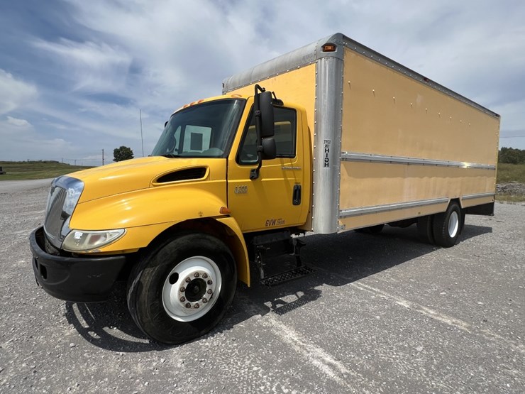 2007-international-durastar-4300-image-2