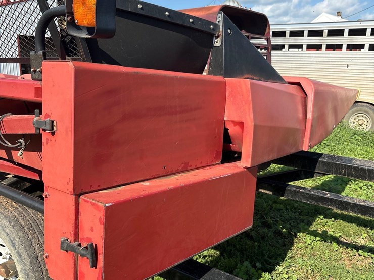 12-row-30”-corn-head-(-ih-1000-series-frame)-image-28