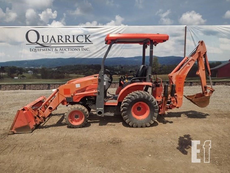 16-kubota-b26tlb-tractor-8242-image-1