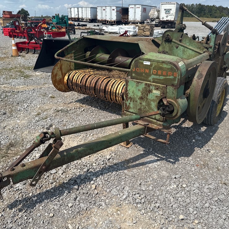 JOHN DEERE 24T