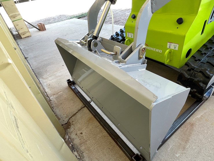 #4602-•-landhero-mini-skid-steer-loader-image-8