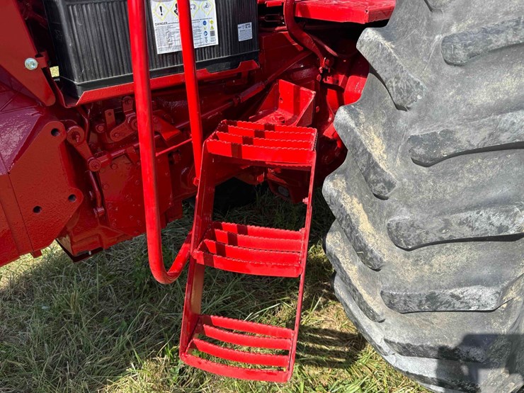 1972-ih-1468-tractor-image-19