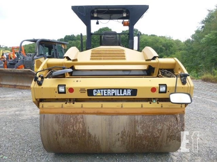 2014-caterpillar-cb64-image-4