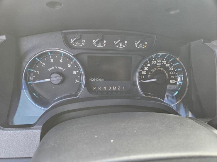 2012-ford-f150-xlt-image-32