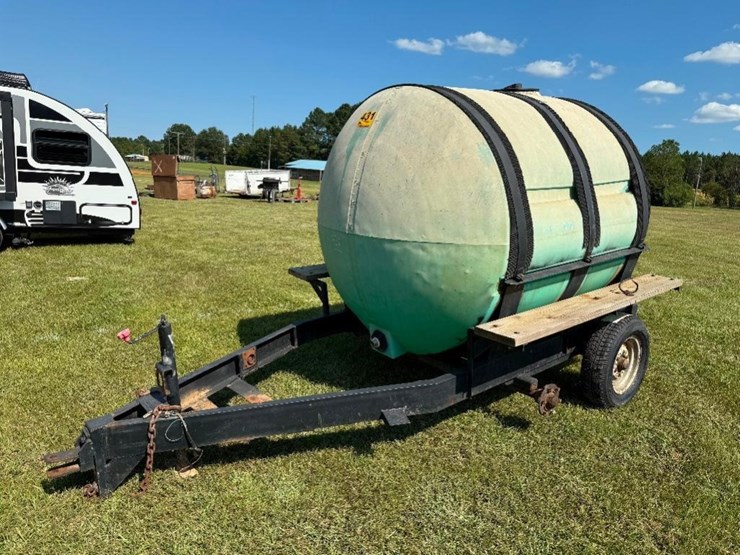 950-gallon-tank-on-trailer-(tandem-axle,-only-two-image-1