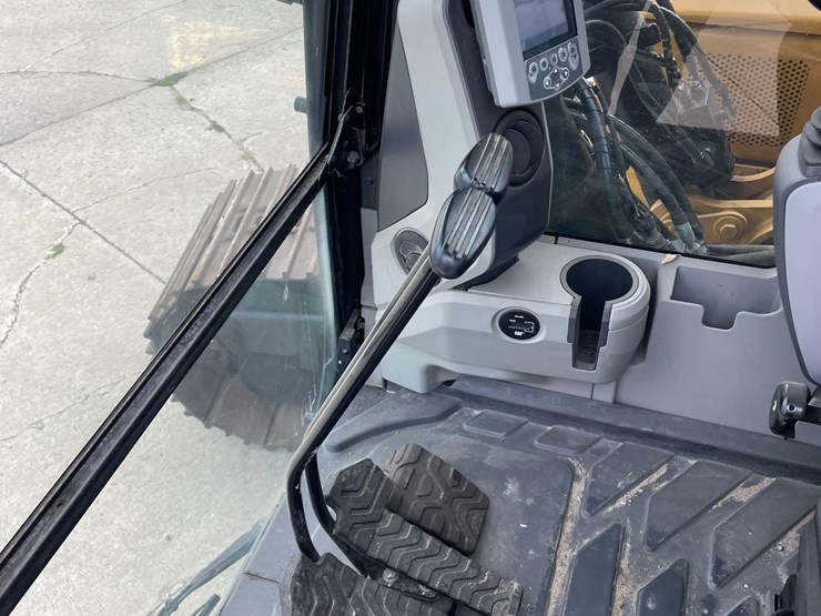 2018-caterpillar-318fl-image-63