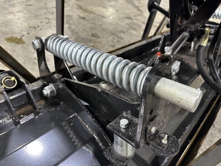2025-mower-king-spa84-hydraulic-angle-blade-image-8
