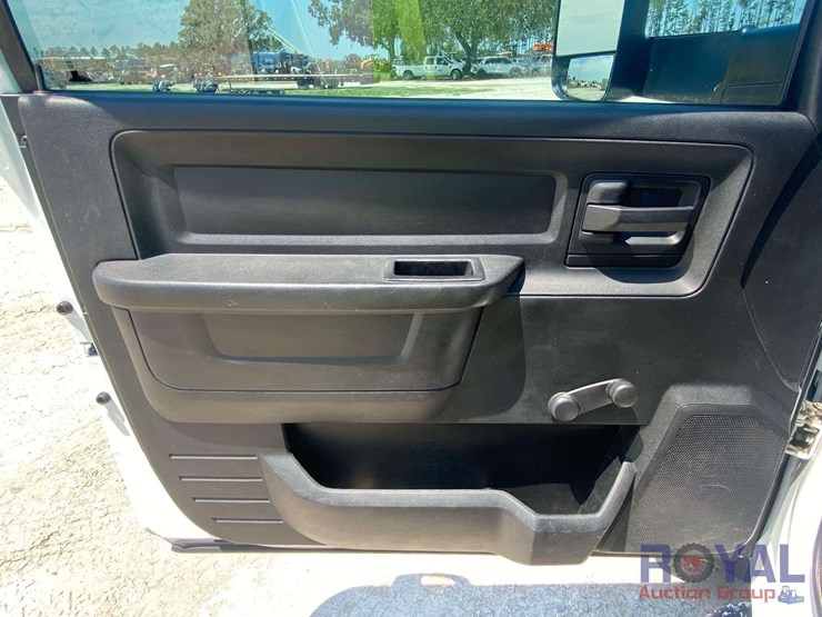 2014-dodge-ram-5500-image-19