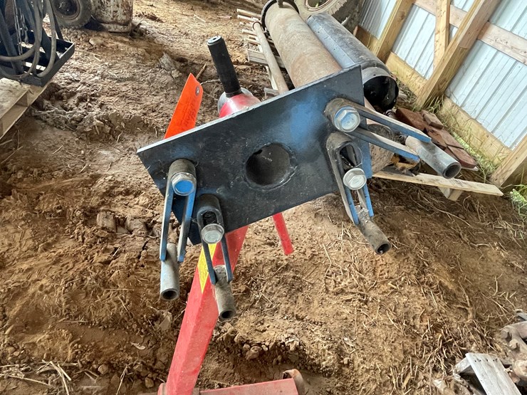 #5518-•-1,000-lb-capacity-engine-stand-image-9