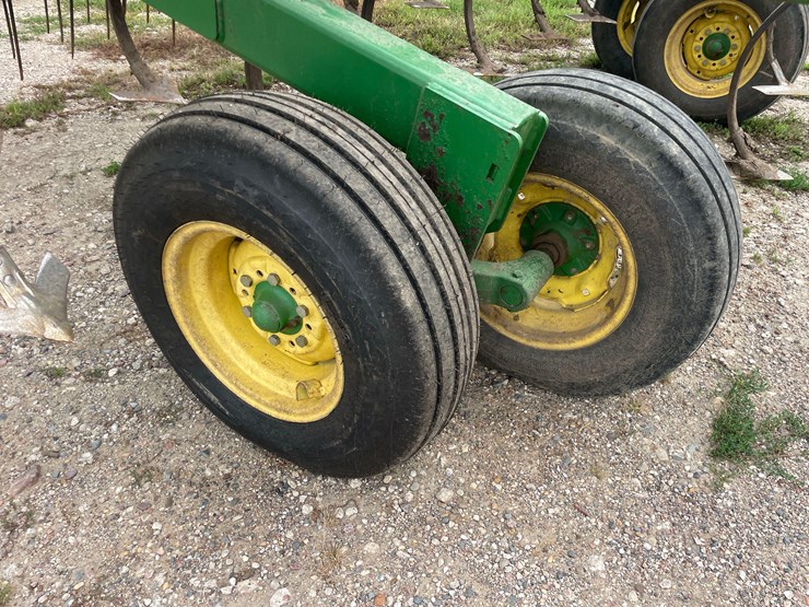 john-deere-2210-image-19