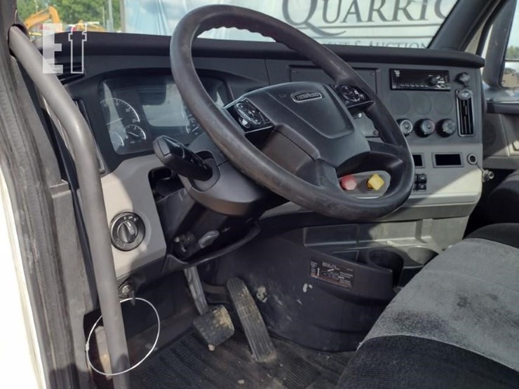 2018-18-freightliner-cascadia-truck-tractor^title^-9514-image-10