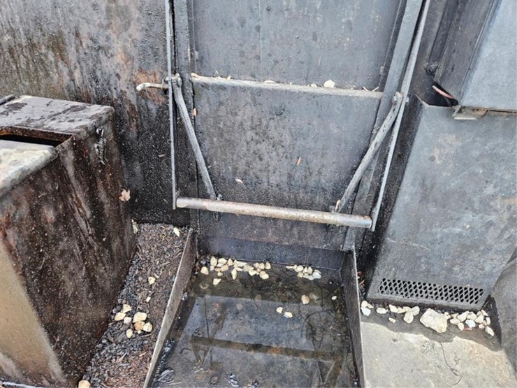 #354-•-km-industries-hot-box-asphalt-trailer-image-22
