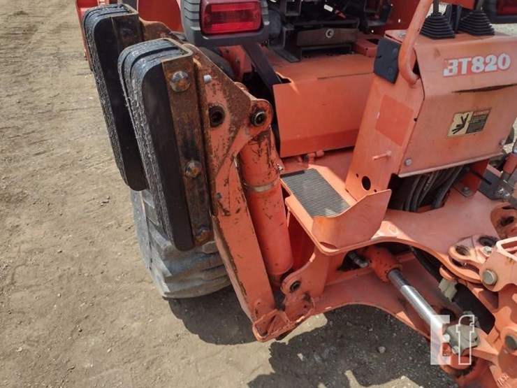 16-kubota-b26tlb-tractor-8242-image-26