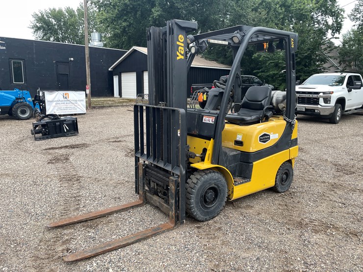 #140-•-2016-yale-glp040-lp-gas-4,000-lb-forklift-image-1