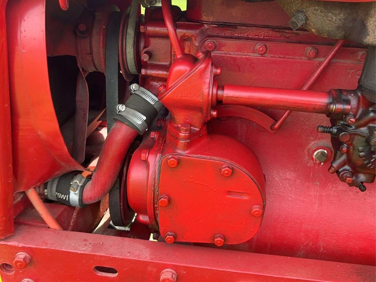 1948-farmall-h-with-automatic-cab-image-65
