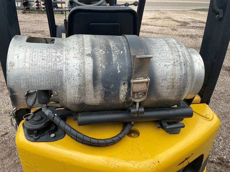 #140-•-2016-yale-glp040-lp-gas-4,000-lb-forklift-image-37