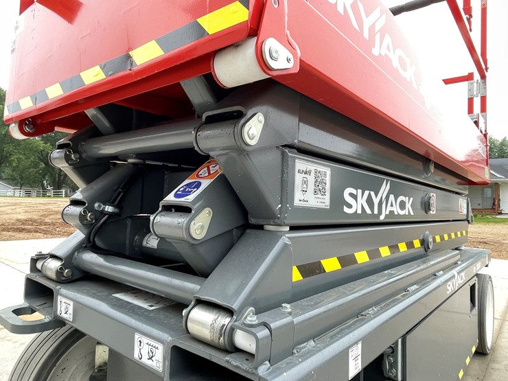 #128-•-2025-skyjack-sj3220e-scissors-lift-image-12