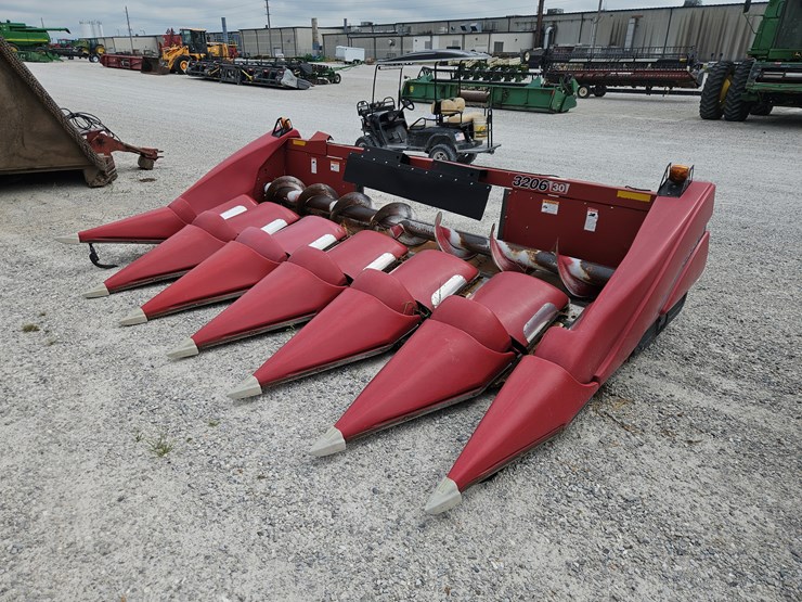 2009-case-ih-3206-image-1
