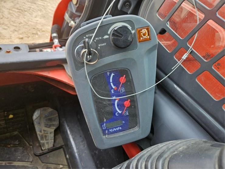 kubota-ssv75-image-21