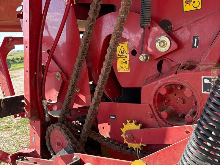 2015-new-holland-roll-belt-560-image-45