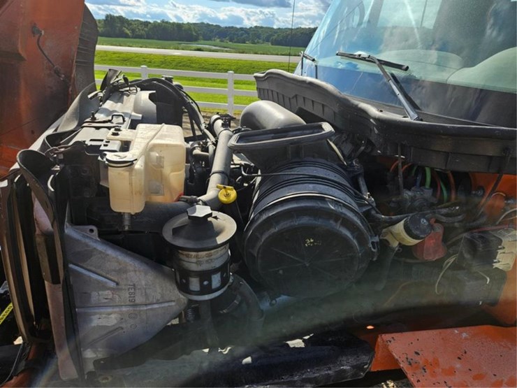 #381-•-2009-ih-7500-tandem-axle-dump-truck-image-12