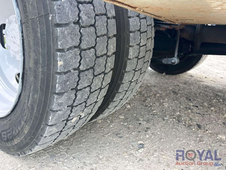 2019-ford-f-550-4x4-ext.-cab-chipper-truck-image-25