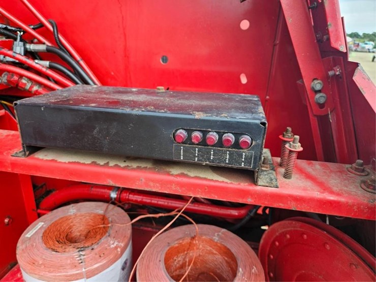 case-ih-8460-image-17