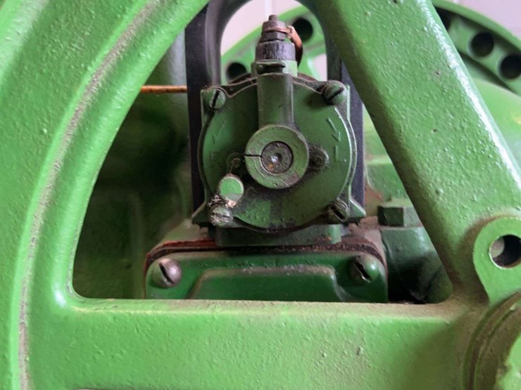 john-deere-e-1-1/2hp-engine-image-21