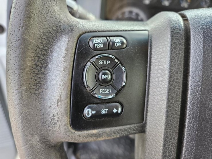 2011-ford-f350-image-34