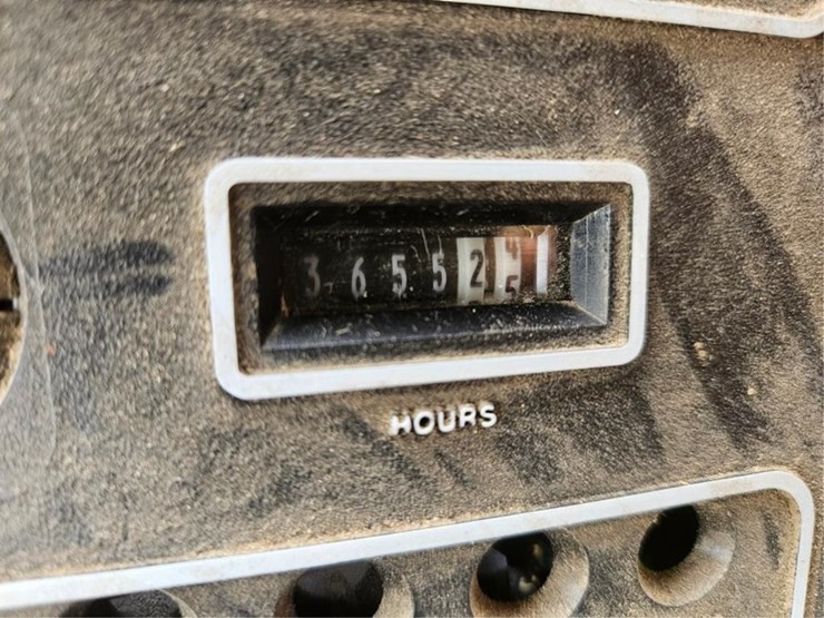 massey-ferguson-8570-image-56