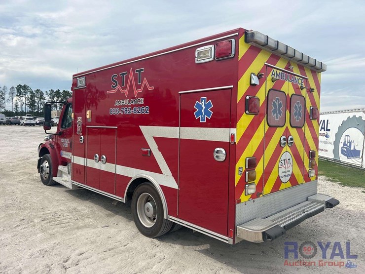 2012-freightliner-m2-106-braun-ambulance-image-4