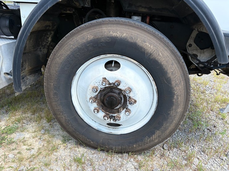 peterbilt-378-image-8