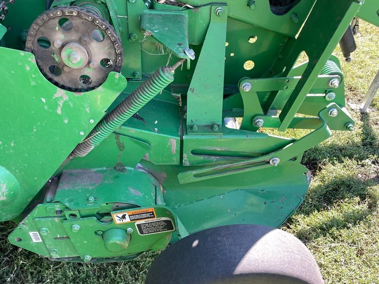 2019-john-deere-560m-image-25