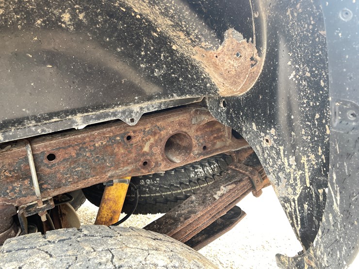 #112-•-2015-chevy-2500-diesel-4x4-pickup-(has-wi-title)-image-25