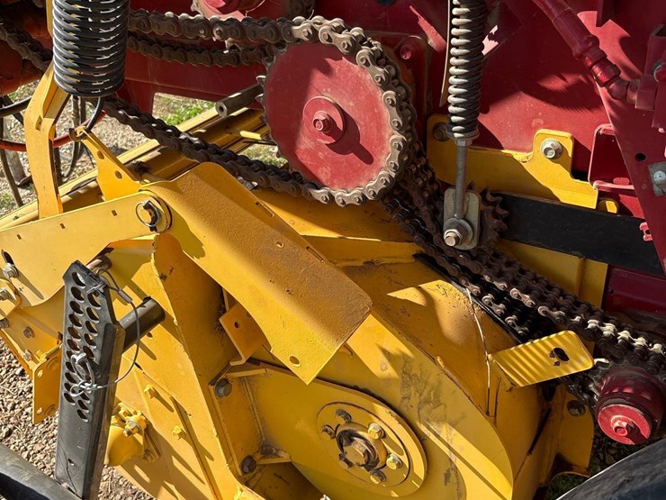 2015-new-holland-roll-belt-560-image-44