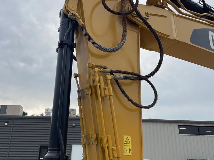 2018-caterpillar-318fl-image-36