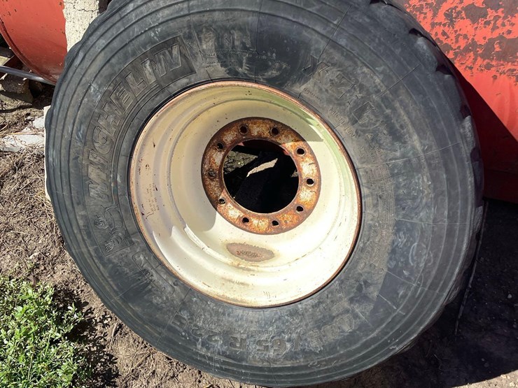 michelin-445/65r22.5-wagon-tire-image-5
