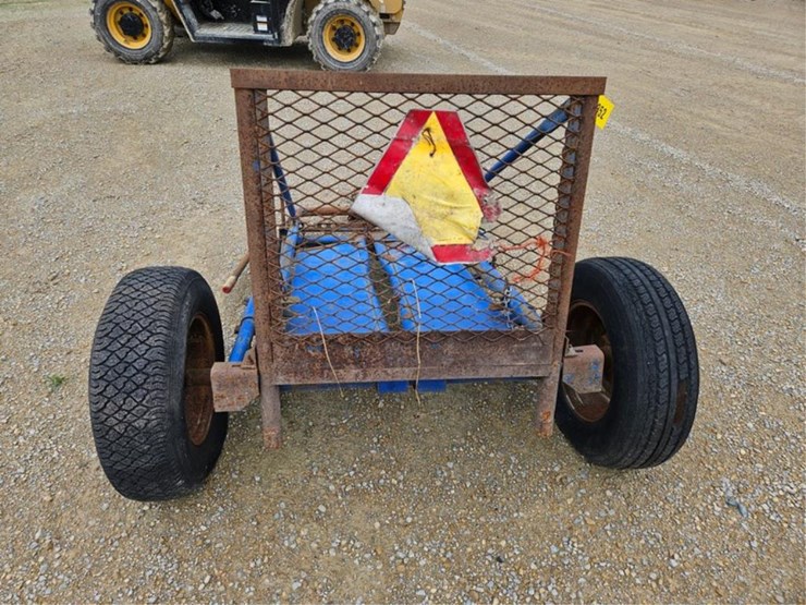 #352-•-portable-head-gate-image-4