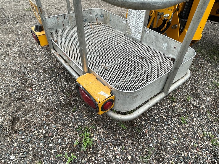 #108-•-2021-haulotte-3522a-towable-boom-lift-image-29