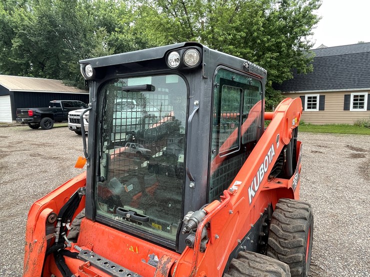 2016-kubota-ssv75-image-17