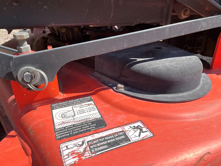 #2005-•-kubota-zero-turn-mower-image-44