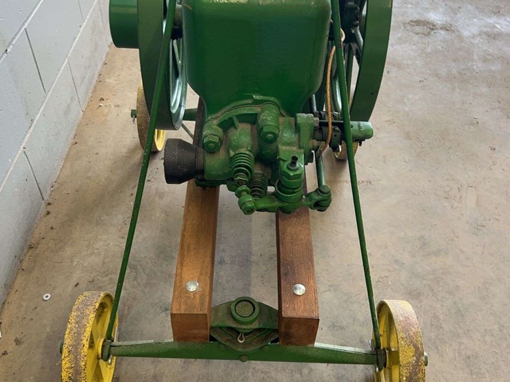 john-deere-e-1-1/2hp-engine-image-2