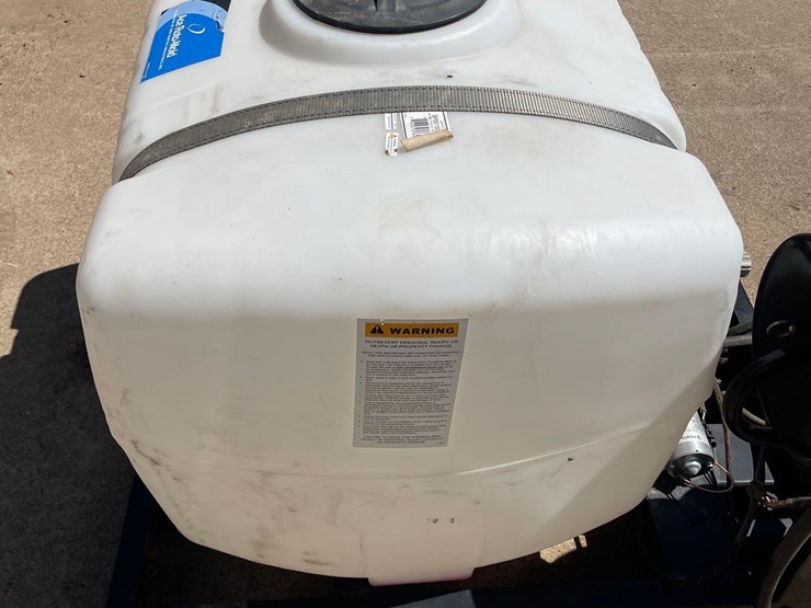 100-gallon-spray-tank-image-6