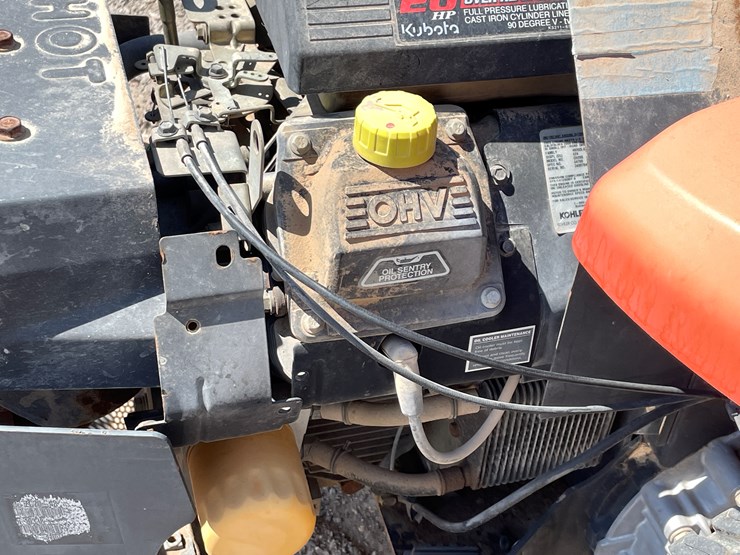 #2005-•-kubota-zero-turn-mower-image-33