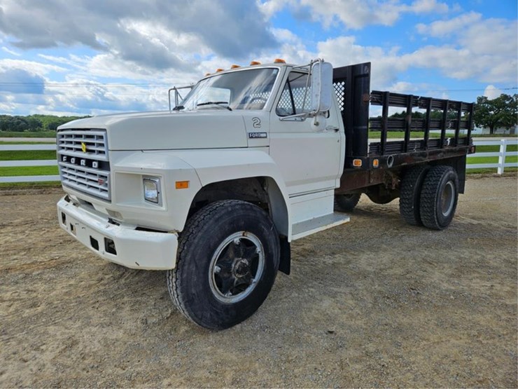 1983-ford-f800-image-1