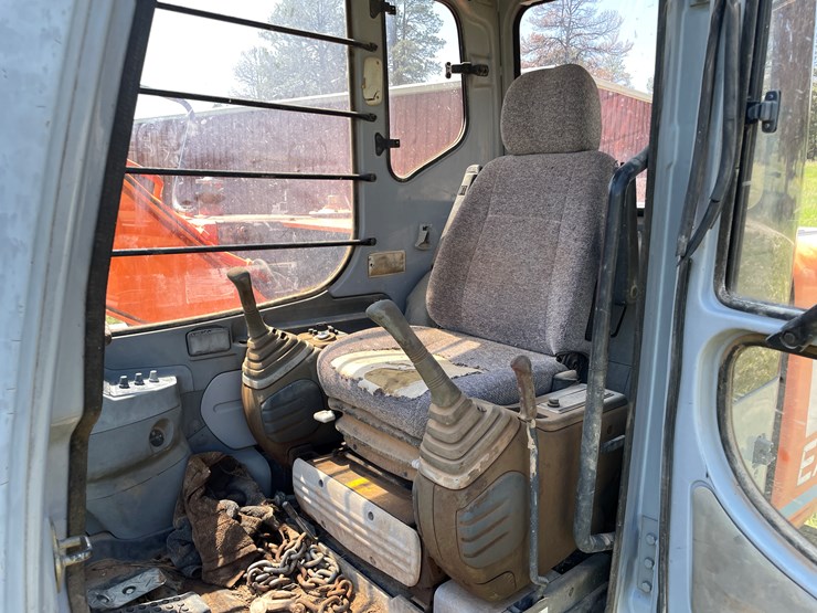 hitachi-ex120-image-27